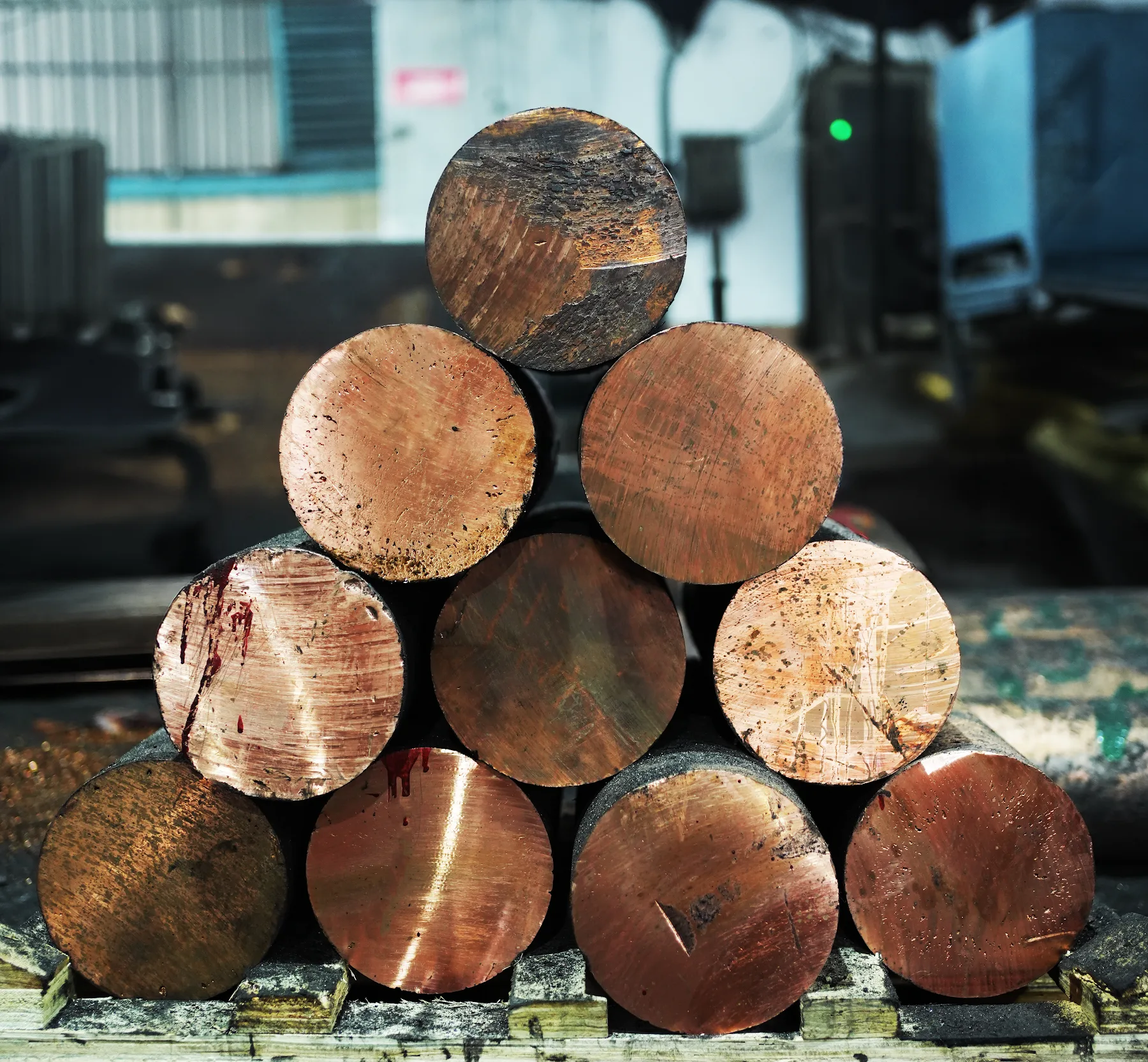 Stacked round copper billets